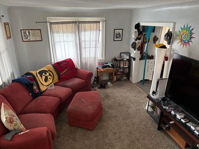 2235 PERSHING Boulevard, Clinton, IA 52732