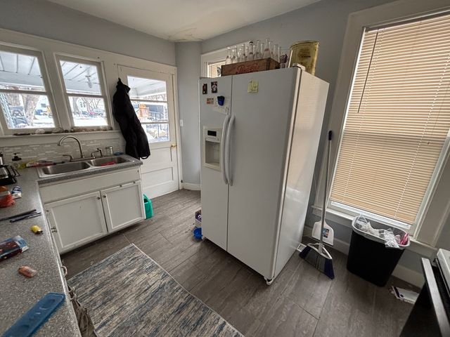 2235 PERSHING Boulevard, Clinton, IA 52732