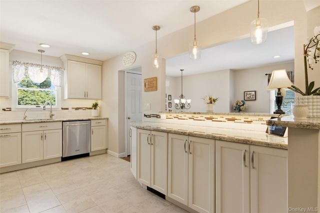 224 Holbrook Avenue, Ronkonkoma, NY 11779