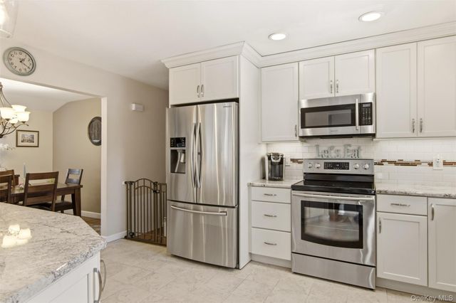 224 Holbrook Avenue, Ronkonkoma, NY 11779