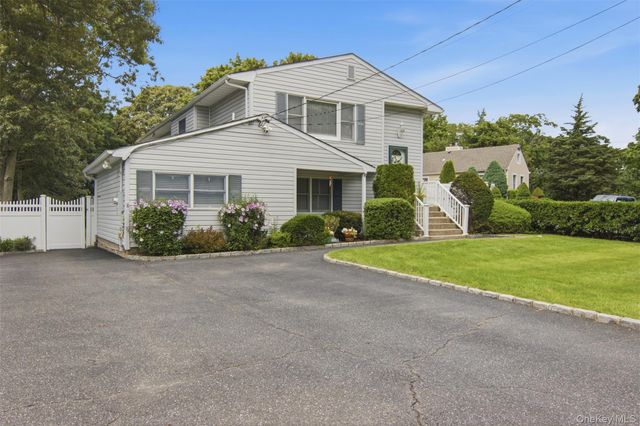 224 Holbrook Avenue, Ronkonkoma, NY 11779