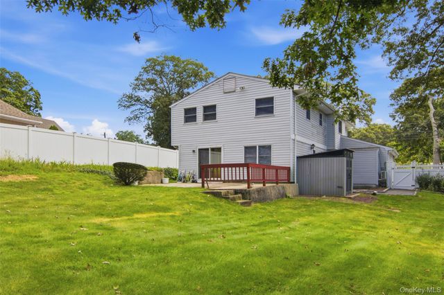 224 Holbrook Avenue, Ronkonkoma, NY 11779