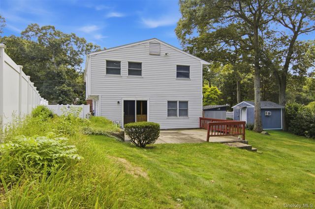 224 Holbrook Avenue, Ronkonkoma, NY 11779