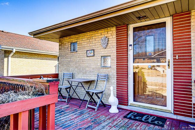 5767 W 97th Street, Oak Lawn, IL 60453