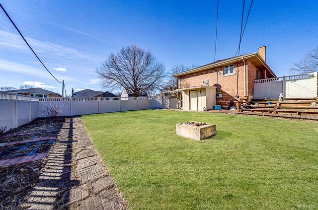 5767 W 97th Street, Oak Lawn, IL 60453