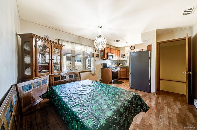 5767 W 97th Street, Oak Lawn, IL 60453