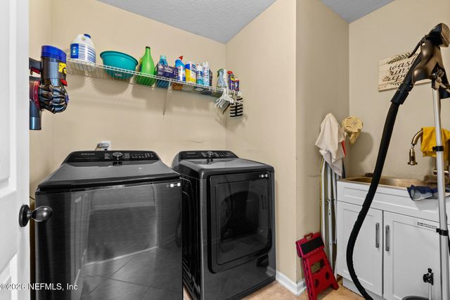 7039 CRISPIN COVE Drive, Jacksonville, FL 32258