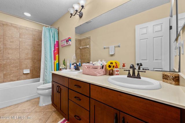 7039 CRISPIN COVE Drive, Jacksonville, FL 32258