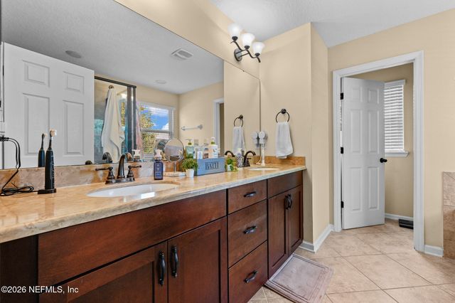 7039 CRISPIN COVE Drive, Jacksonville, FL 32258