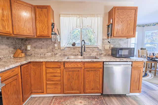 705 Woodington Drive, Pataskala, OH 43062