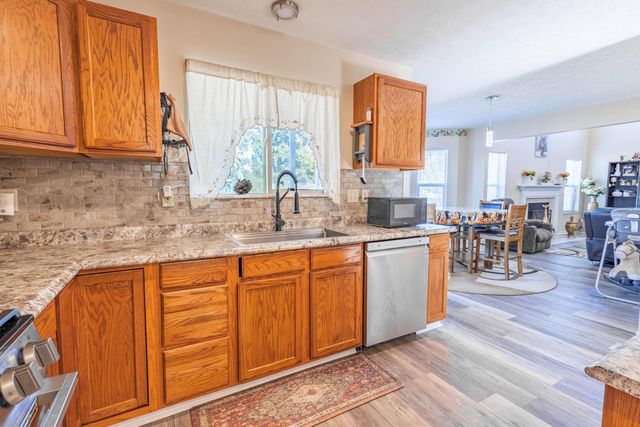 705 Woodington Drive, Pataskala, OH 43062