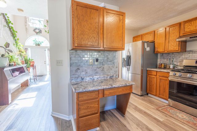 705 Woodington Drive, Pataskala, OH 43062