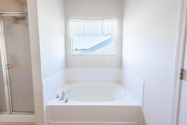 705 Woodington Drive, Pataskala, OH 43062