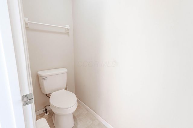 705 Woodington Drive, Pataskala, OH 43062