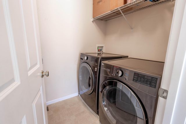 705 Woodington Drive, Pataskala, OH 43062