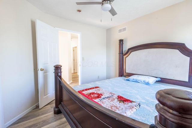 705 Woodington Drive, Pataskala, OH 43062