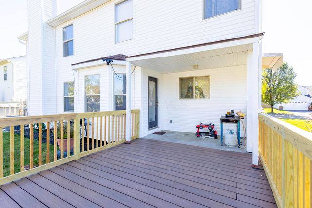 705 Woodington Drive, Pataskala, OH 43062