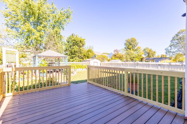 705 Woodington Drive, Pataskala, OH 43062