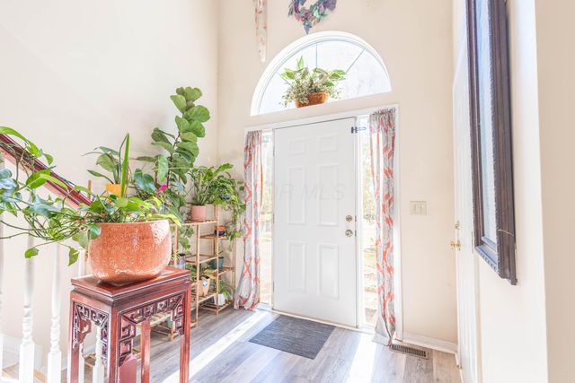 705 Woodington Drive, Pataskala, OH 43062