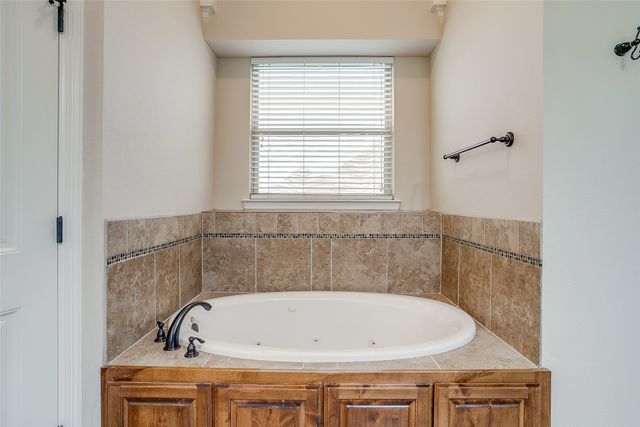 131 Condor View, Weatherford, TX 76087