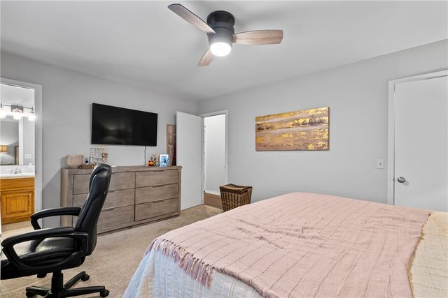 1405 W Mimosa Street, Rogers, AR 72758