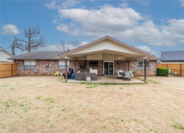 1405 W Mimosa Street, Rogers, AR 72758