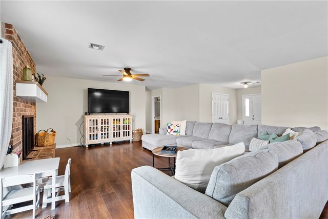 1405 W Mimosa Street, Rogers, AR 72758