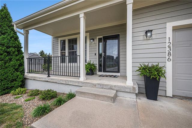 12386 S Lincoln Street, Olathe, KS 66061
