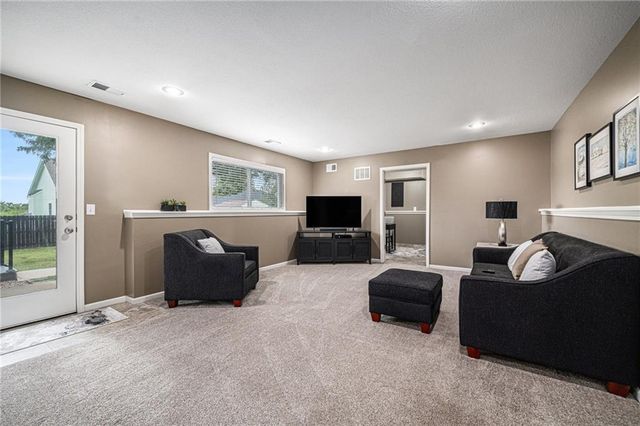 12386 S Lincoln Street, Olathe, KS 66061