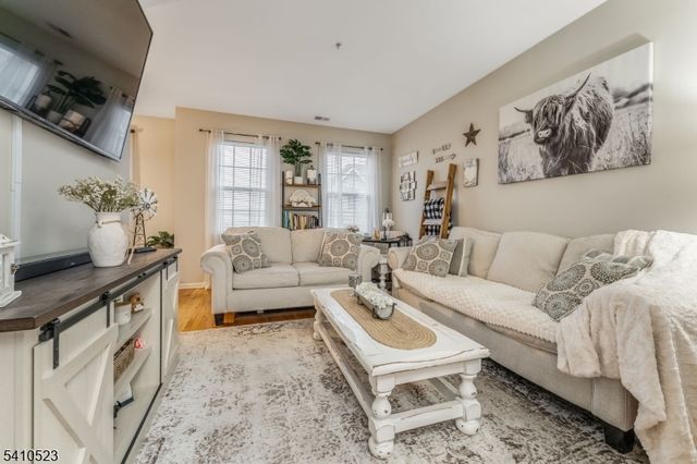 85 Conover Terrace, Lebanon Boro, NJ 08833