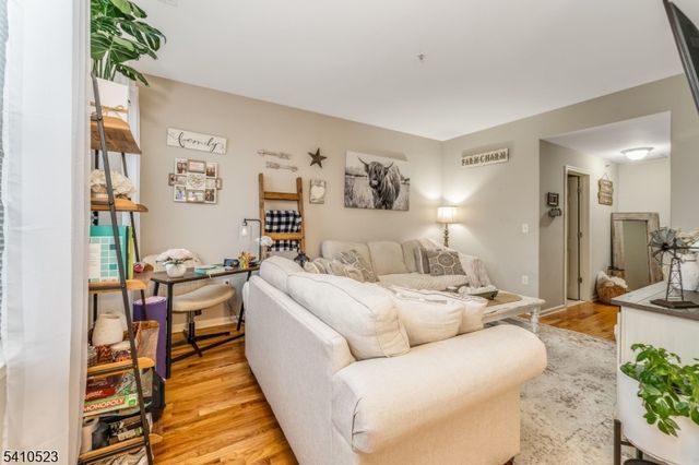 85 Conover Terrace, Lebanon Boro, NJ 08833