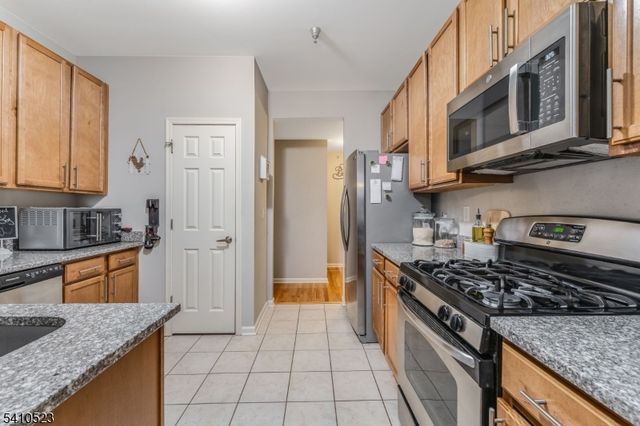 85 Conover Terrace, Lebanon Boro, NJ 08833