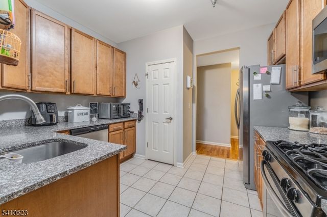 85 Conover Terrace, Lebanon Boro, NJ 08833