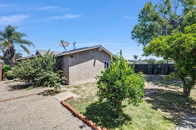 1351 Jefferson Avenue, Escondido, CA 92027