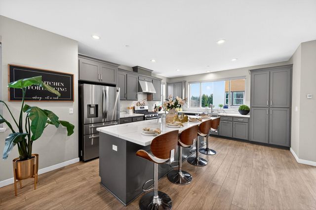 5521 Gracen Way, Dublin, CA 94568