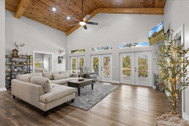 539 NW 5th Avenue, Steinhatchee, FL 32359