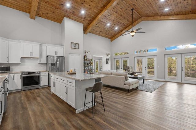 539 NW 5th Avenue, Steinhatchee, FL 32359