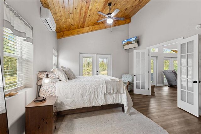 539 NW 5th Avenue, Steinhatchee, FL 32359