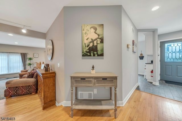 7 Meadow View Lane Ondo, Berkeley Heights Twp., NJ 07922