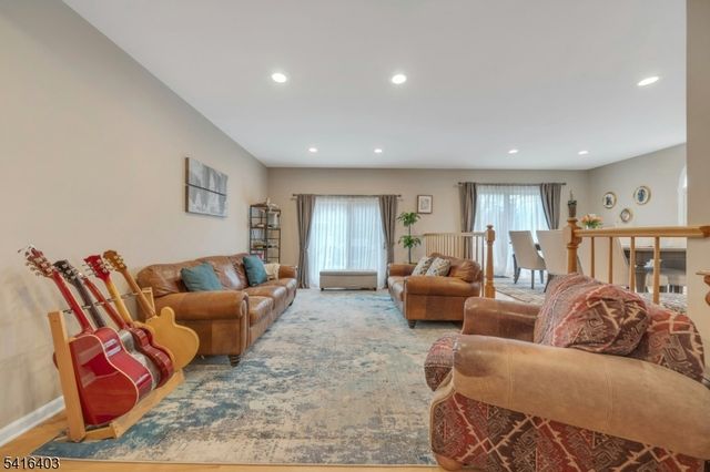 7 Meadow View Lane Ondo, Berkeley Heights Twp., NJ 07922