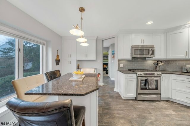 7 Meadow View Lane Ondo, Berkeley Heights Twp., NJ 07922