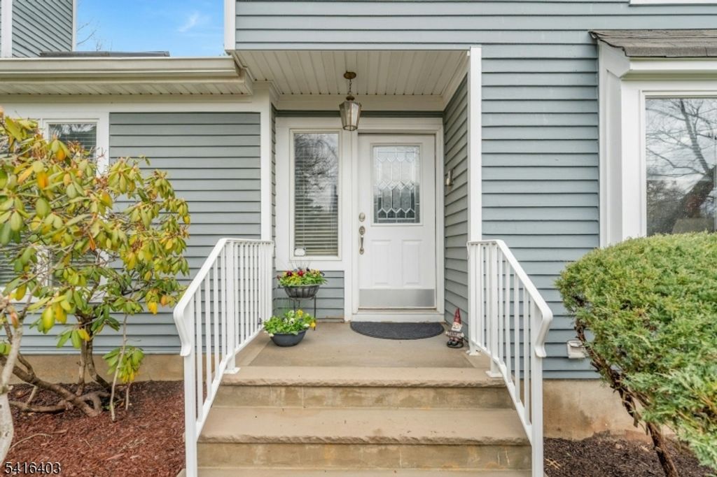 7 Meadow View Lane Ondo, Berkeley Heights Twp., NJ 07922