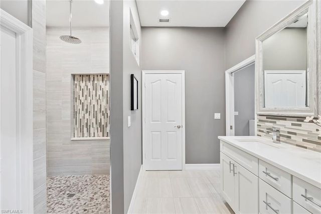 5730 Golden Gate PKWY, Naples, FL 34116