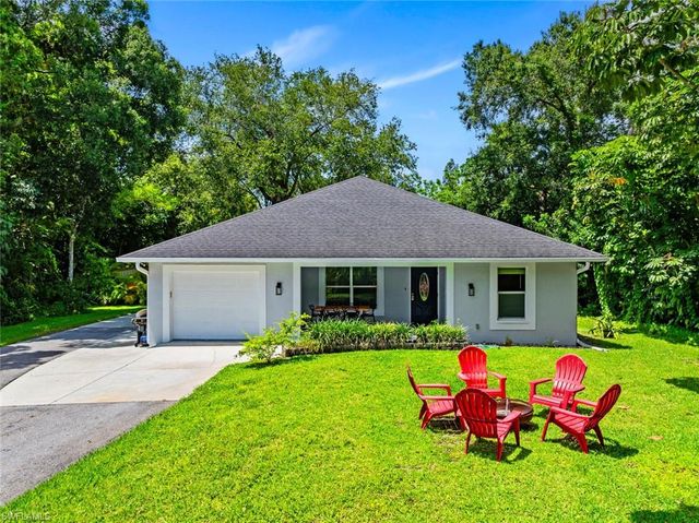 5730 Golden Gate PKWY, Naples, FL 34116