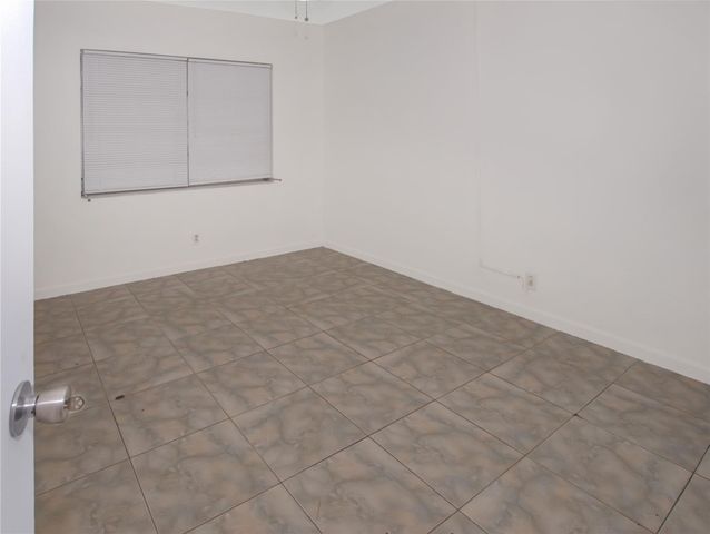 2361 NE 10th St 3, Pompano Beach, FL 33062