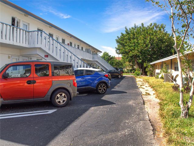 2361 NE 10th St 3, Pompano Beach, FL 33062