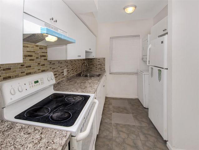 2361 NE 10th St 3, Pompano Beach, FL 33062