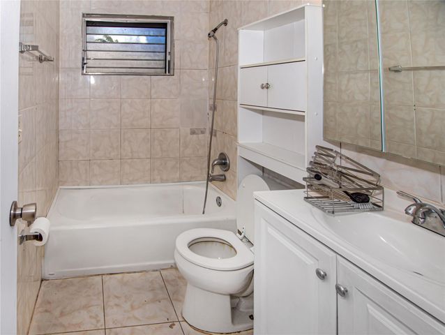 2361 NE 10th St 3, Pompano Beach, FL 33062