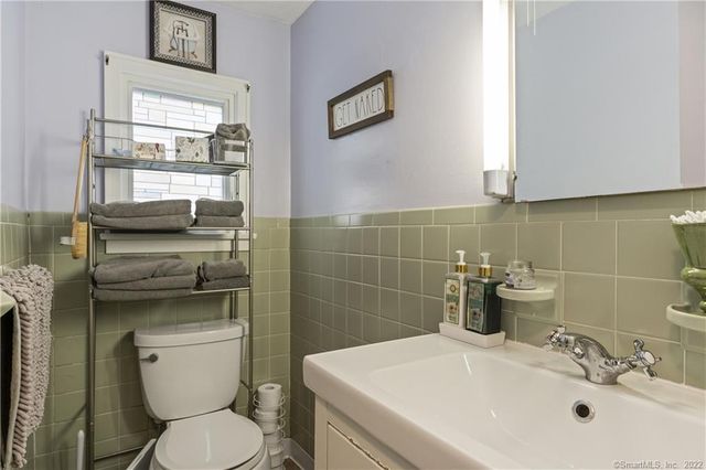 624 Vineyard Point Road, Guilford, CT 06437