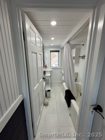 624 Vineyard Point Road, Guilford, CT 06437